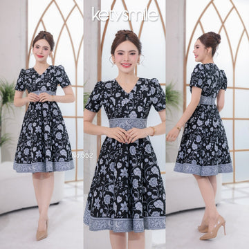 ชุดเดรสผ้าปาเตีะ คอวี กระดุมปั๊ม กระโปรงบานผ้า 8 ชิ้น อัดกาวทั้งชุด ทุกชิ้น ซิปซ่อนด้านหลัง สีเทา